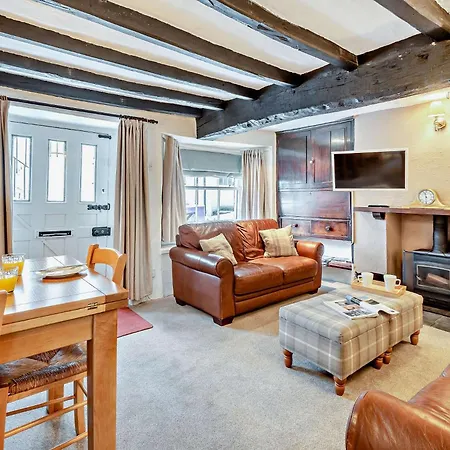 3 Bed In Village Llh39